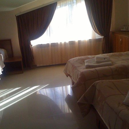 צ'פלארה Family Hotel Yola מראה חיצוני תמונה