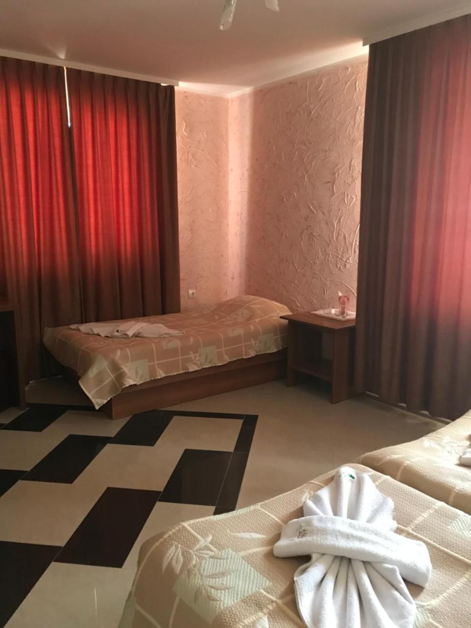 צ'פלארה Family Hotel Yola מראה חיצוני תמונה